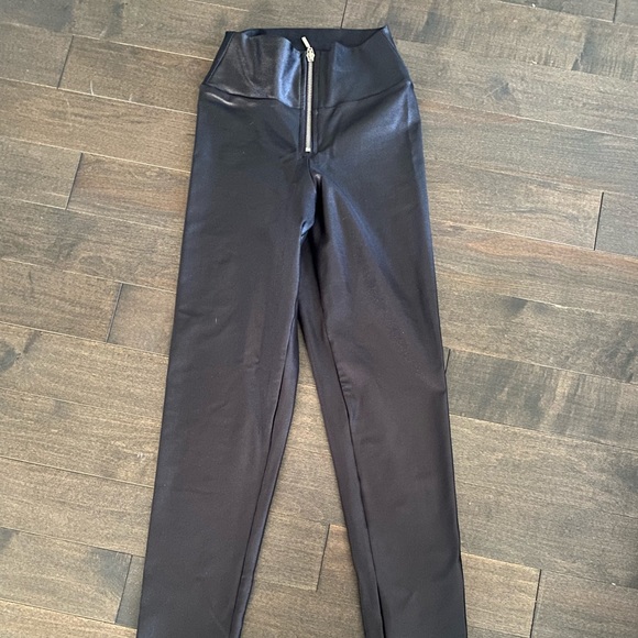 LABELLAMAFIA Tights - Picture 3 of 5